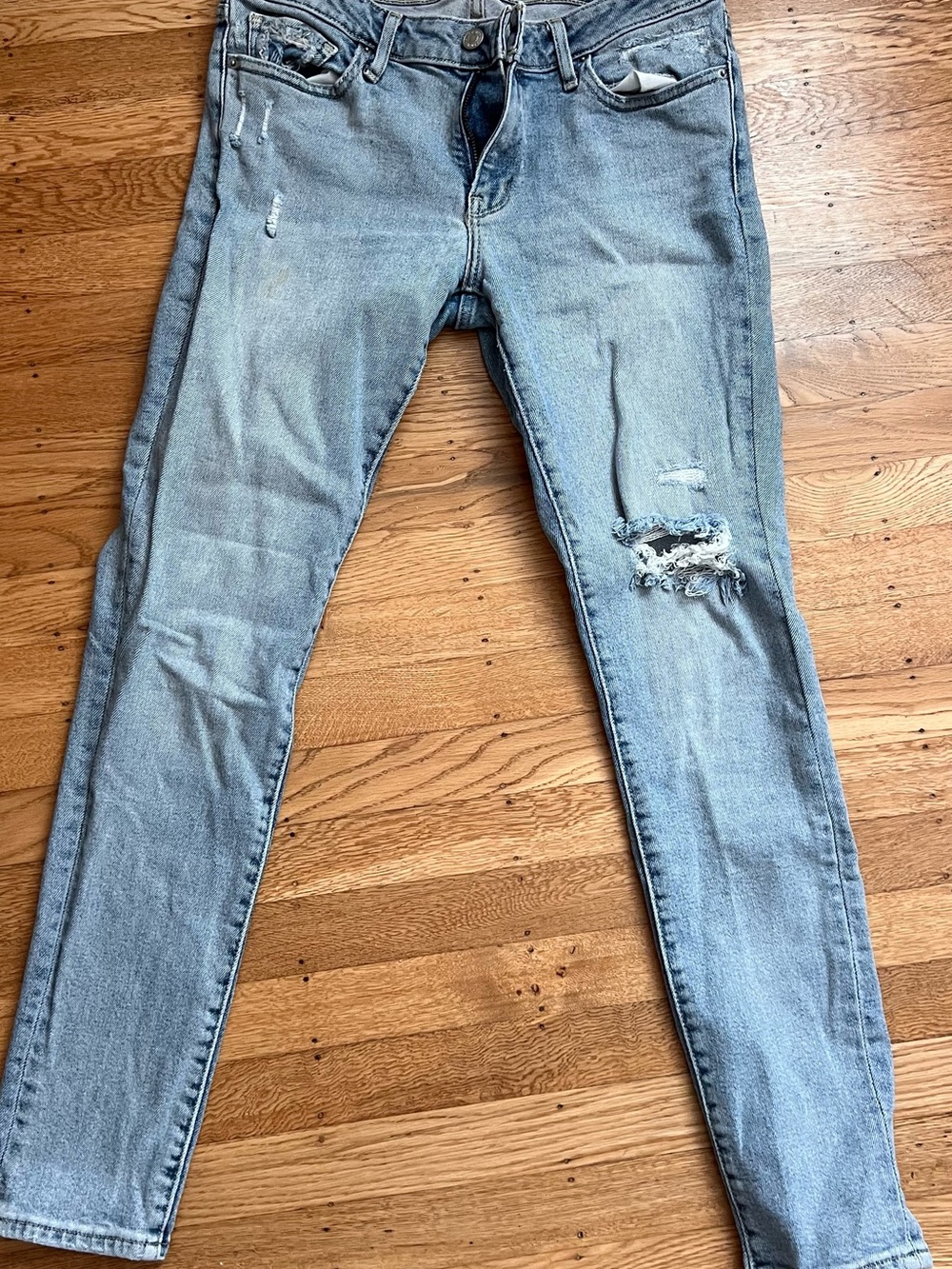 Levi's Light Blue Distressed Women's Skinny Jeans